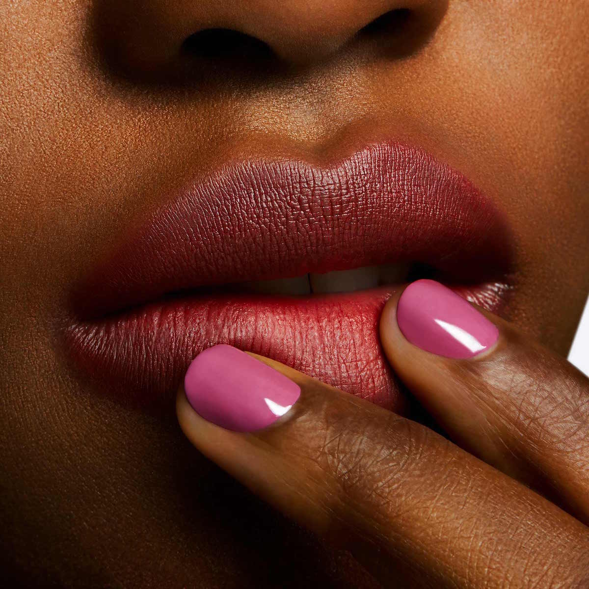 POWDER KISS LIPSTICK (LABIAL)